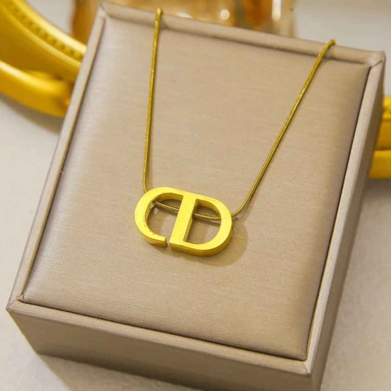 NECKLACE